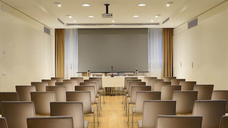unahotels-century-milano-1lieu1salle-meetings.jpg