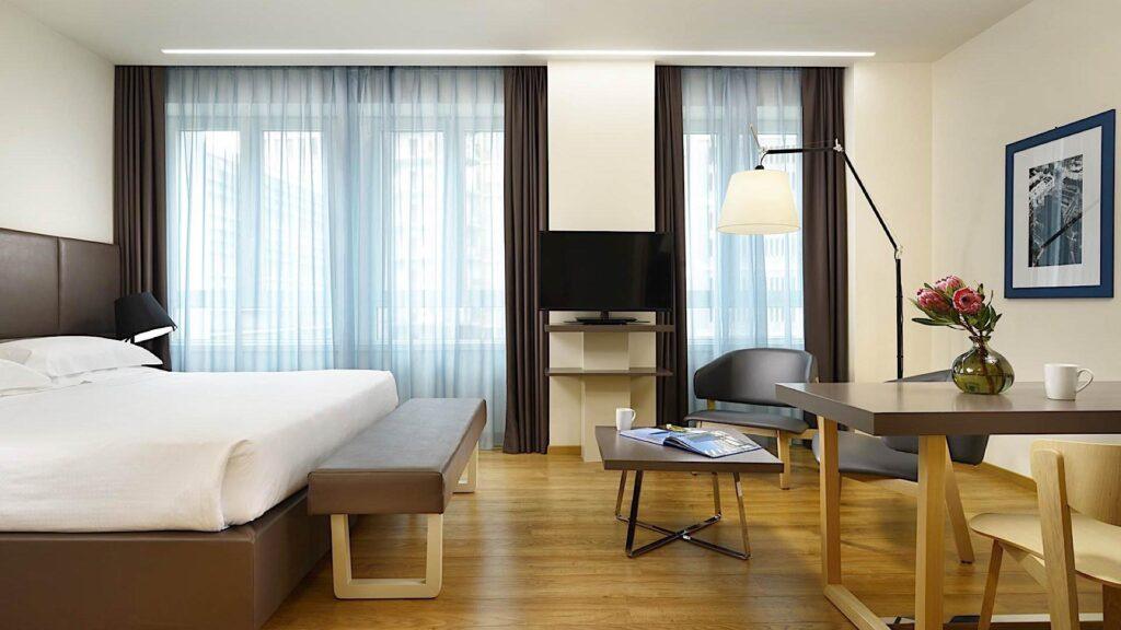 unahotels-century-milano-1lieu1salle-reunions.jpg