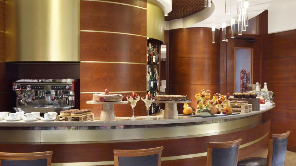 unahotels-cusani-milano-1lieu1salle-meetings.jpg
