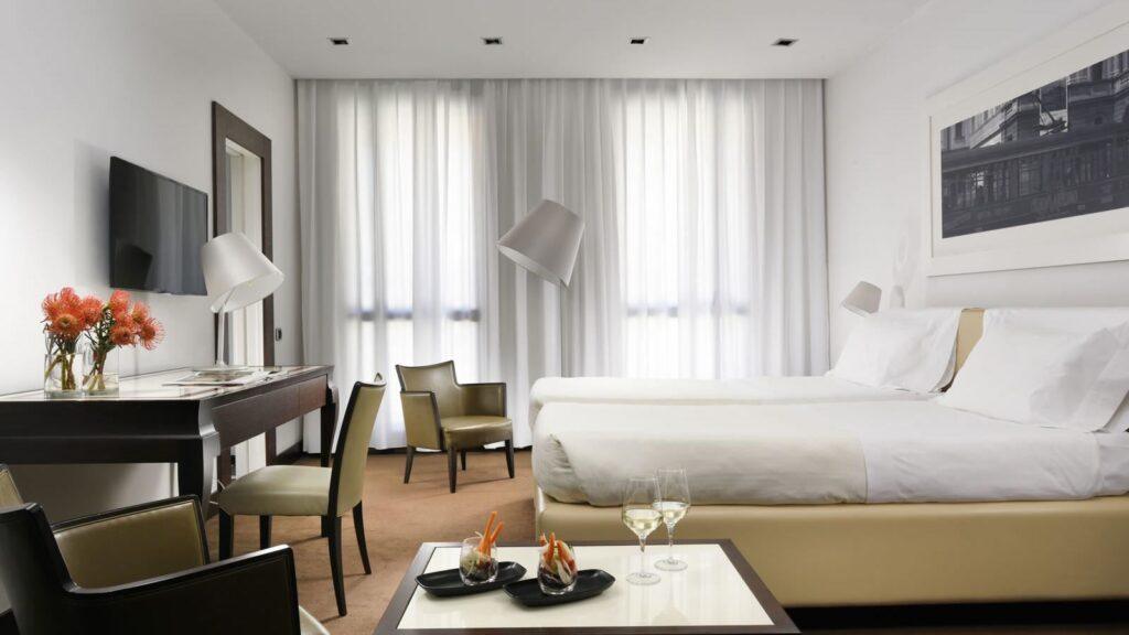 unahotels-cusani-milano-1lieu1salle-reunion.jpg
