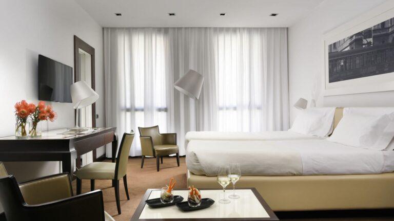unahotels-cusani-milano-1lieu1salle-reunion.jpg