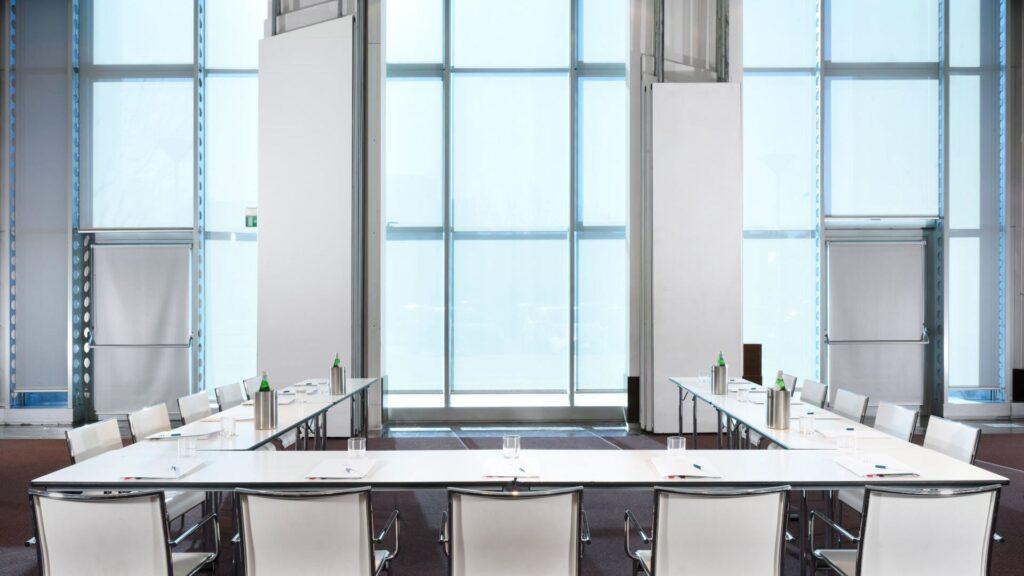 unahotels-malpensa-1lieu1salle-seminaire.jpg