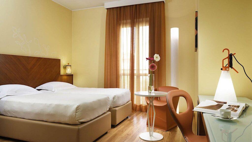 unahotels-mediterraneo-milano-1lieu1salle-reunion.jpg