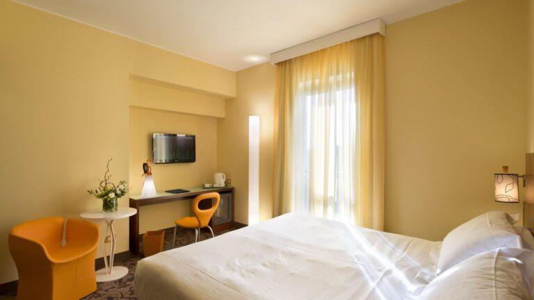 unahotels-mediterraneo-milano-1lieu1salle-seminaire.jpg