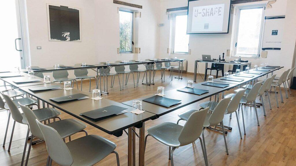 unahotels-one-siracusa-1lieu1salle-conference.jpg
