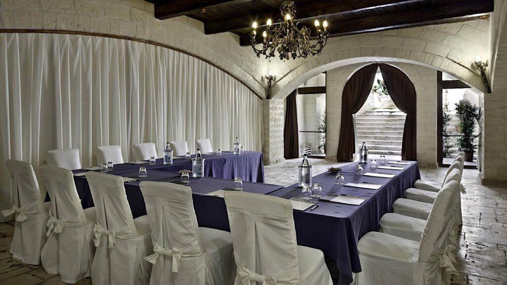 unahotels-regina-bari-1lieu1salle-meeting.jpg