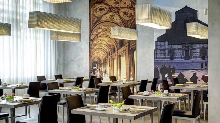 unahotels-san-vitale-bologna-1lieu1salle-seminaire.jpg
