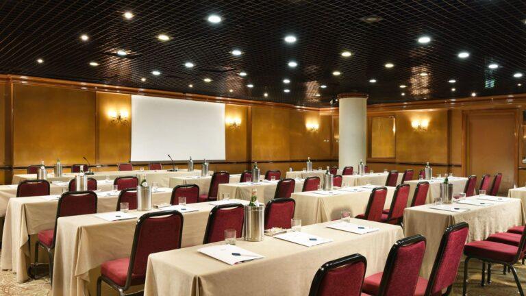 unahotels-scandinavia-milano-1lieu1salle-conferences.jpg