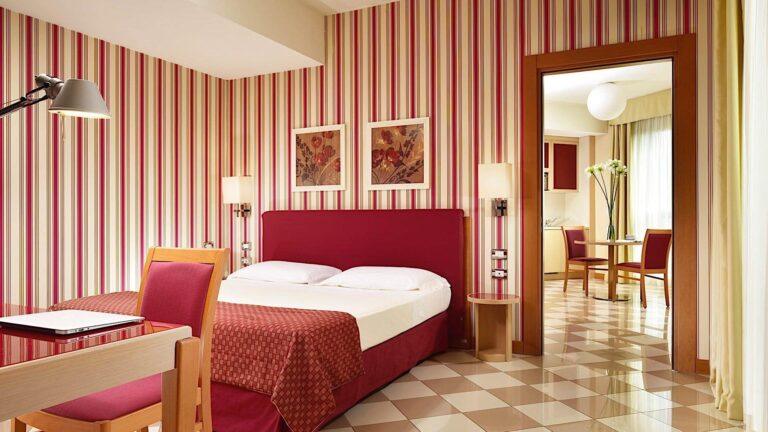 unahotels-the-one-milano-1lieu1salle-reunion.jpg