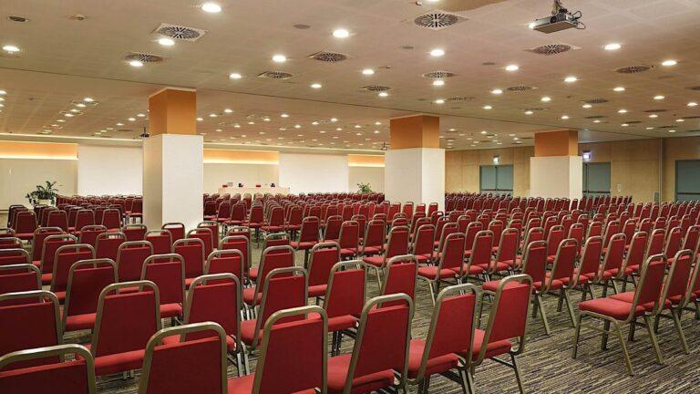 unahotels-varese-1lieu1salle-congres.jpg