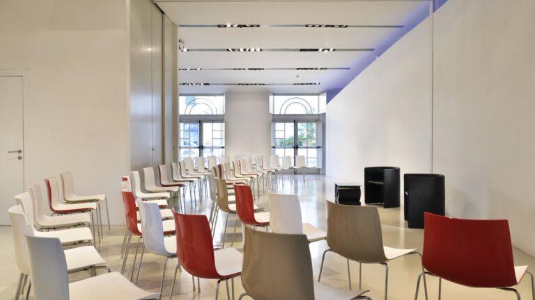 unahotels-vittoria-firenze-1lieu1salle-meetings.jpg