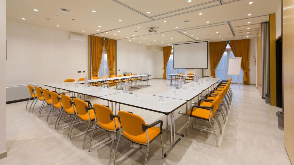 unaway-hotel-cesena-nord-1lieu1salle-meeting.jpg