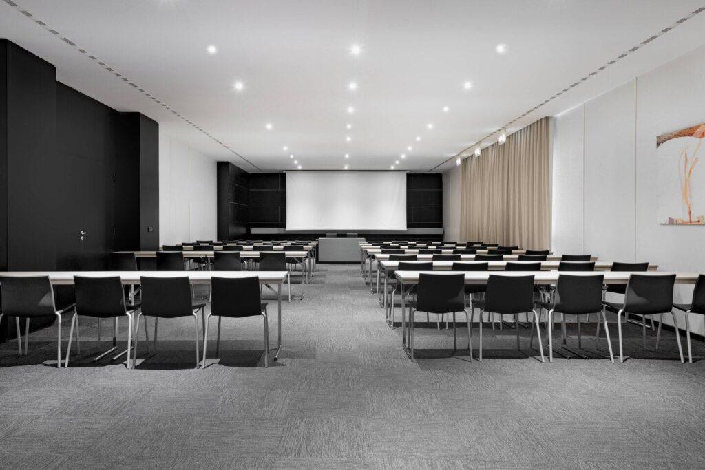 ac-hotel-bologna-1lieu1salle-meeting.jpg
