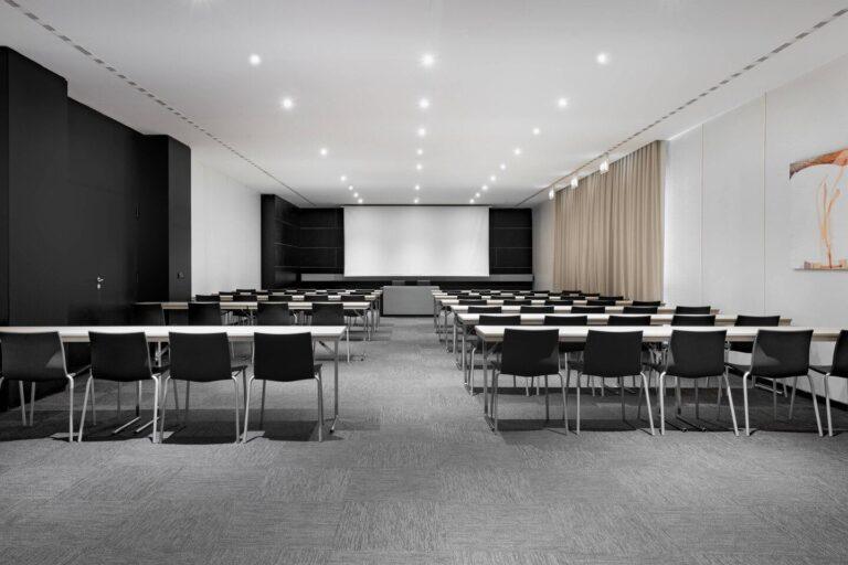 ac-hotel-bologna-1lieu1salle-meeting.jpg