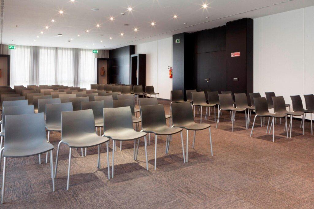 ac-hotel-bologna-1lieu1salle-meetings.jpg