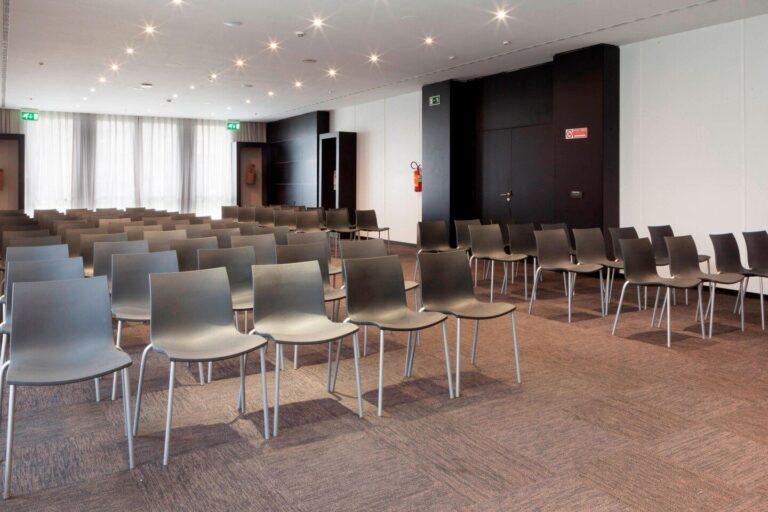 ac-hotel-bologna-1lieu1salle-meetings.jpg