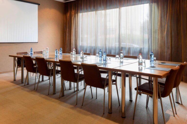 ac-hotel-vicenza-1lieu1salle-conferences.jpg