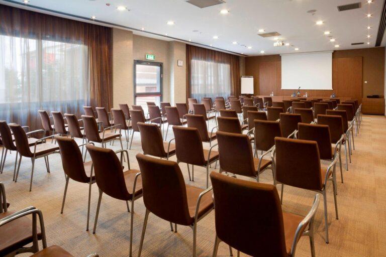 ac-hotel-vicenza-1lieu1salle-meetings.jpg