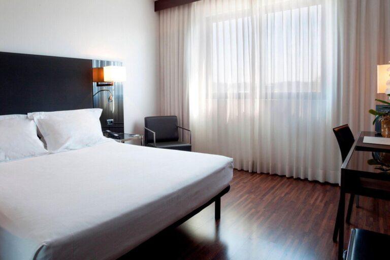 ac-hotel-vicenza-1lieu1salle-reunion.jpg