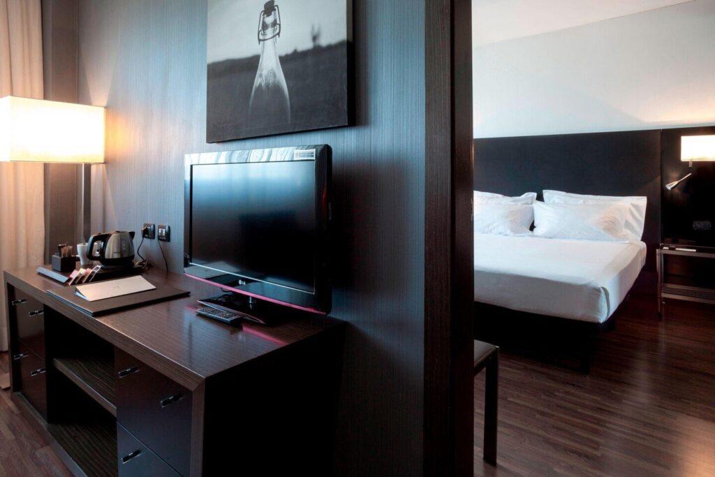 ac-hotel-vicenza-1lieu1salle-reunions.jpg
