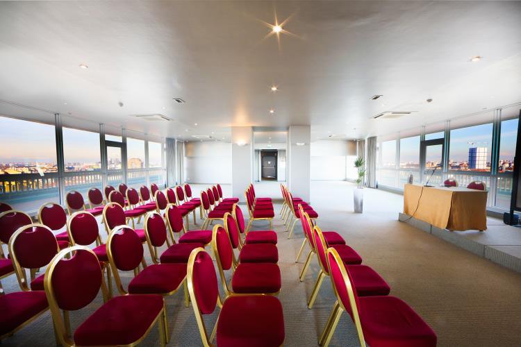 bw-blaise-francis-1lieu1salle-meetings.jpg