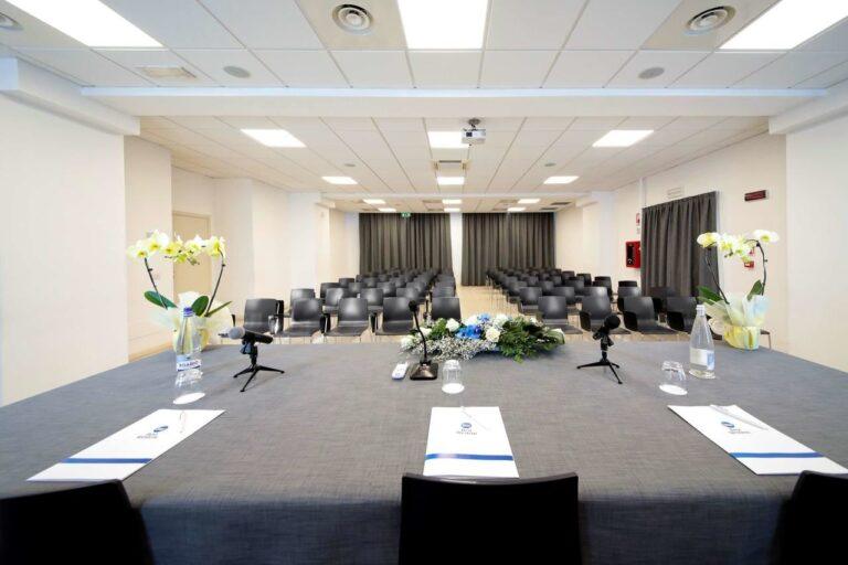 bw-cristallo-mantua-1lieu1salle-seminaires.jpg