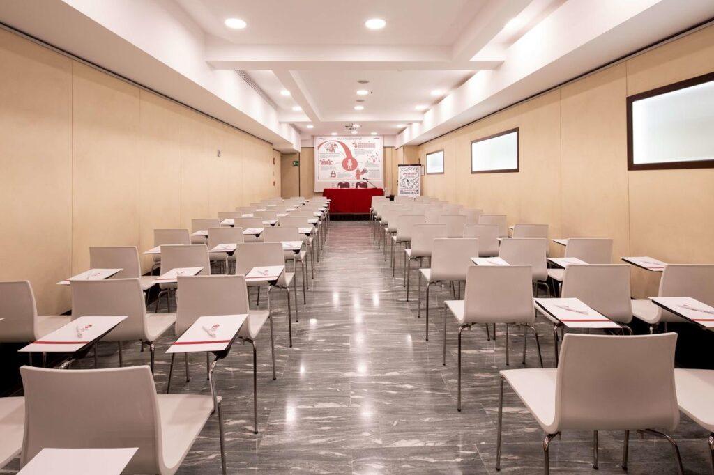 bw-galles-milan-1lieu1salle-conference.jpg