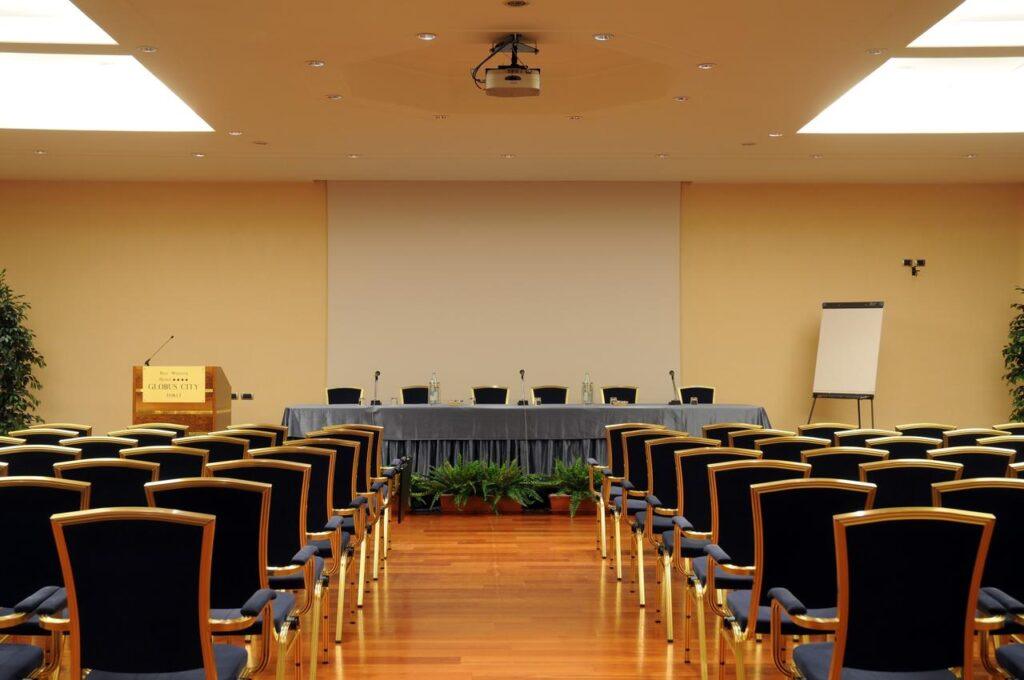 bw-globus-city-1lieu1salle-conferences.jpg
