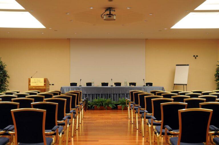bw-globus-city-1lieu1salle-conferences.jpg