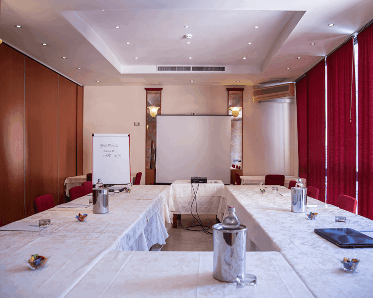 bw-hotel-nettunia-1lieu1salle-meetings.png