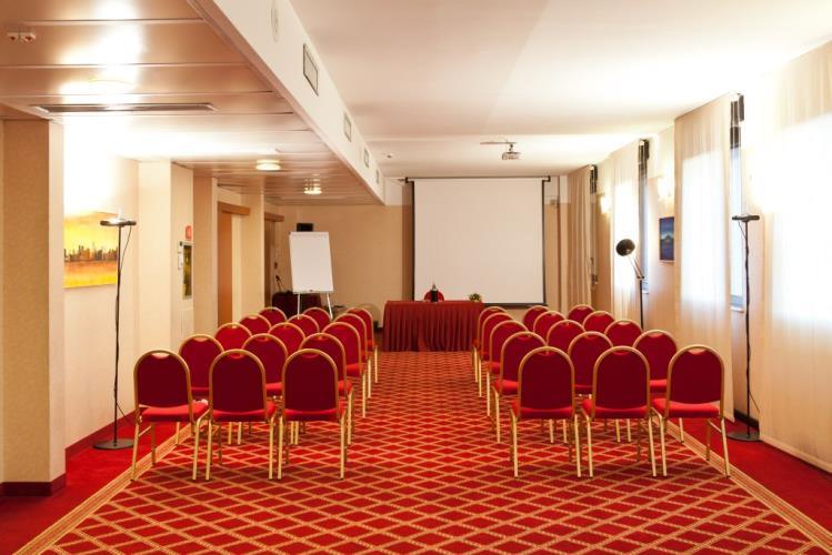 bw-mirage-milan-1lieu1salle-meeting.jpg
