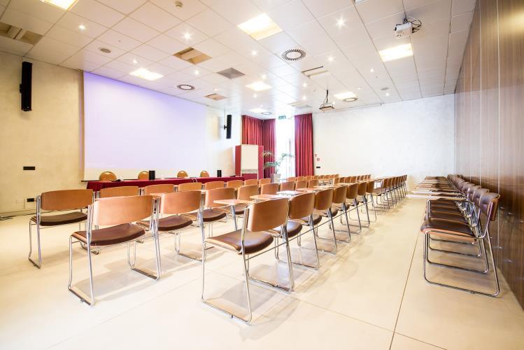bw-modena-district-1lieu1salle-meeting.jpg