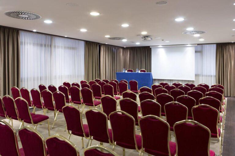 bw-plus-tower-bologna-1lieu1salle-conference.jpg