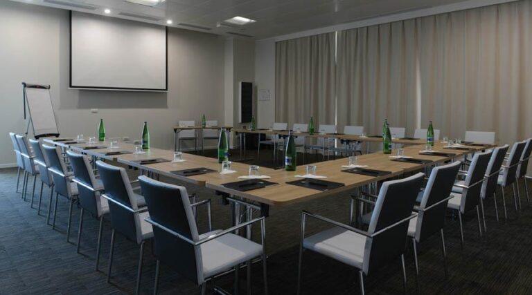 bw-premier-chc-airport-1lieu1salle-meeting.jpg