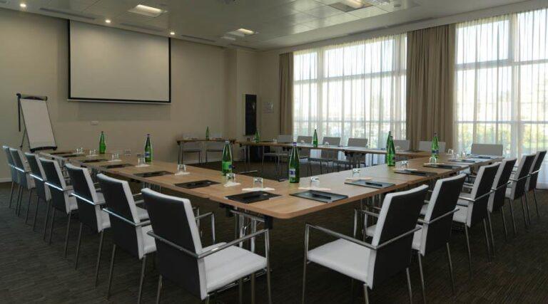 bw-premier-chc-airport-1lieu1salle-meetings.jpg