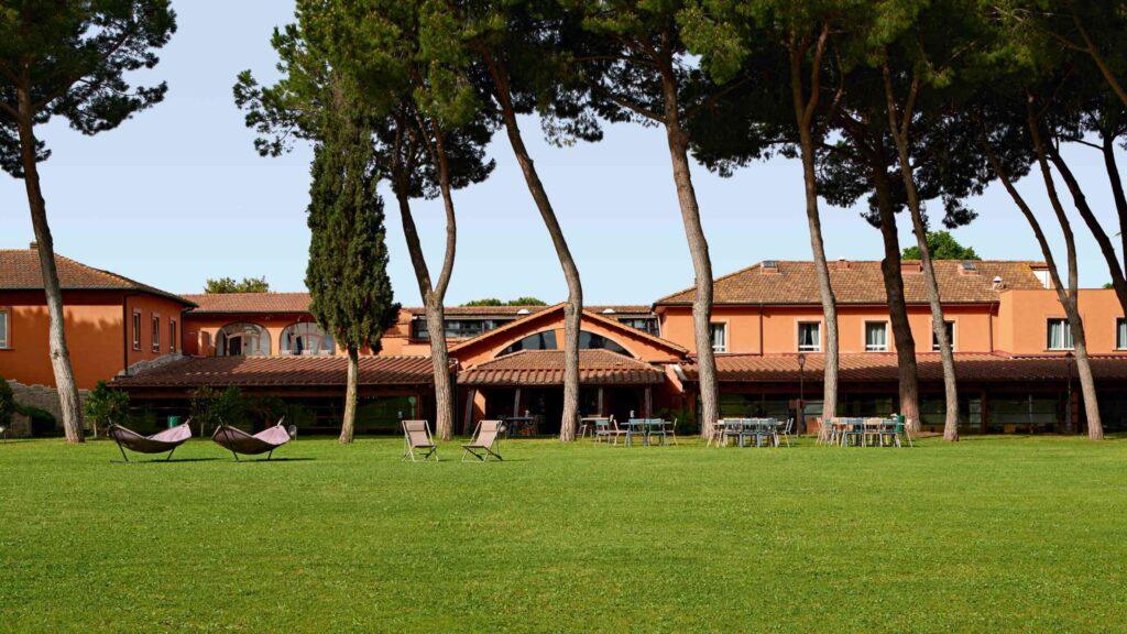 chateauform-borghesiana-romana-1lieu1salle-event-scaled-1.jpg