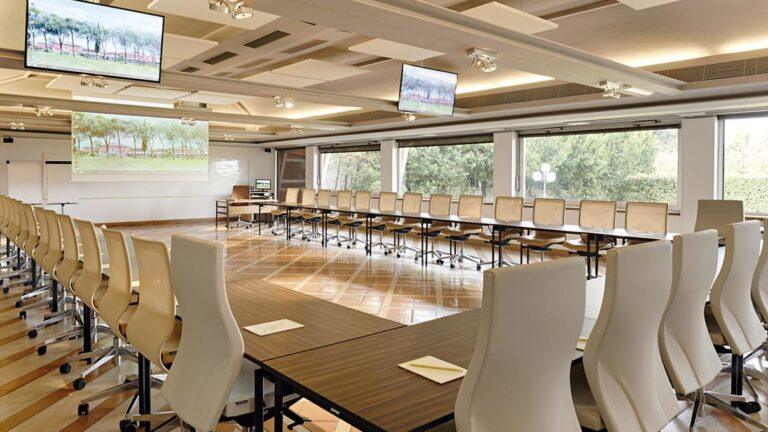 chateauform-borghesiana-romana-1lieu1salle-events.jpg