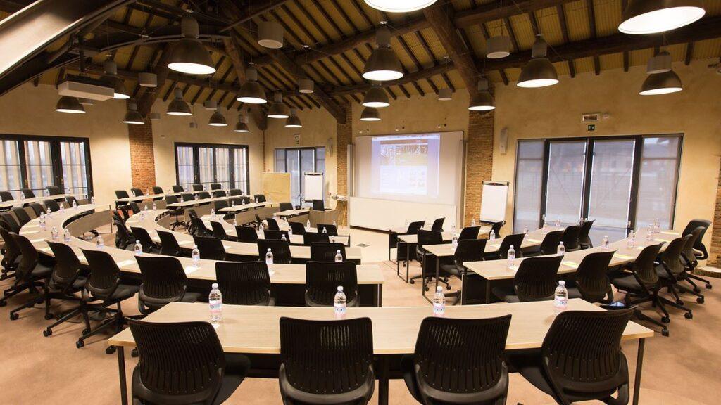 chateauform-cascina-erbatici-1lieu1salle-seminaire.jpg