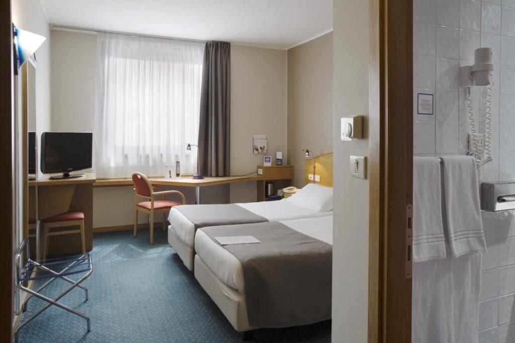 city-hotel-suites-foligno-1lieu1salle-evenement.jpg