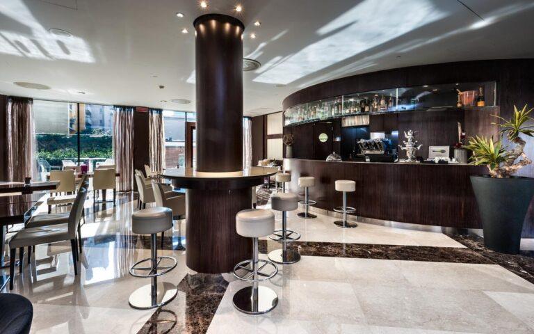 crowne-plaza-milan-city-1lieu1salle-reunion.jpg