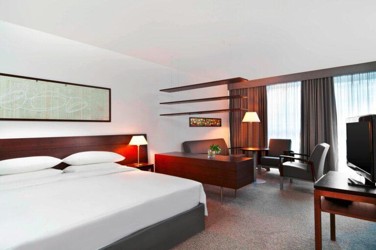 four-points-sheraton-bolzano-1lieu1salle-reunion.jpg