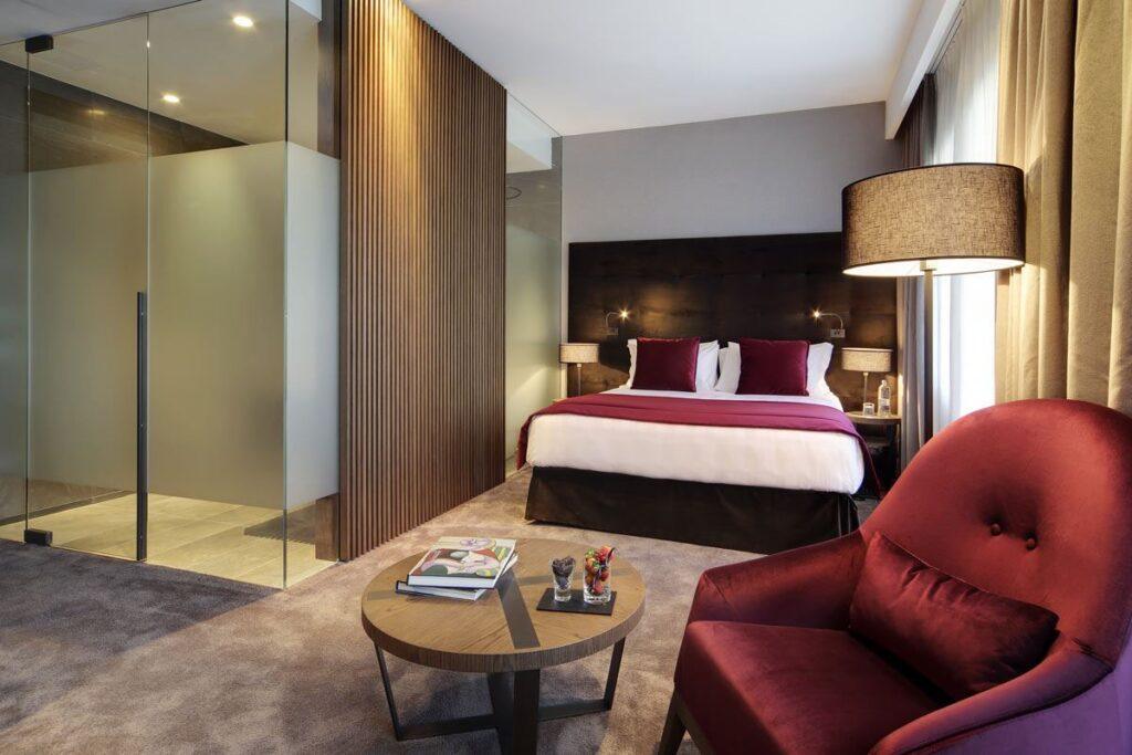 grand-hotel-campione-1lieu1salle-reunions.jpg
