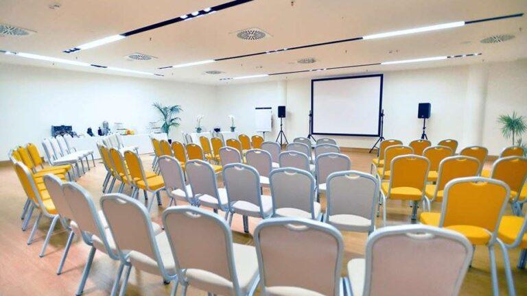 hilton-garden-inn-milan-north-1lieu1salle-conference.jpg