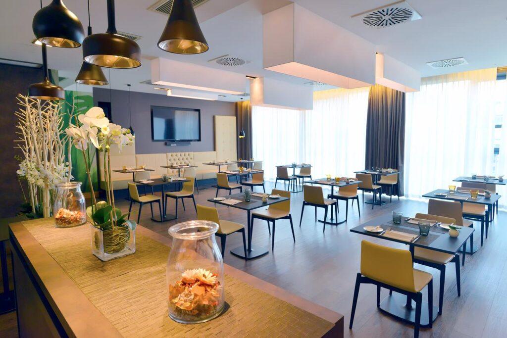 hilton-garden-inn-milan-north-1lieu1salle-meeting.jpg
