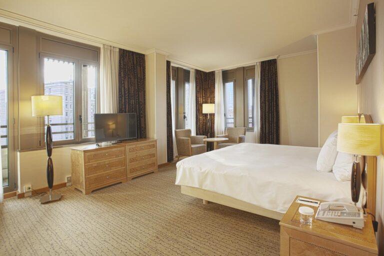 hilton-milan-1lieu1salle-seminaire.jpg