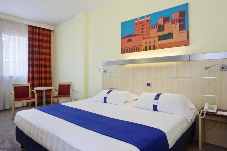 holiday-inn-express-parma-1lieu1salle-evenements.jpg
