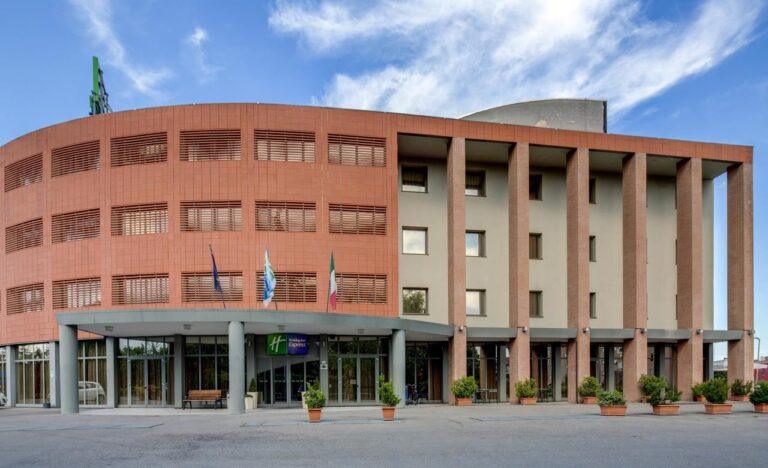 holiday-inn-express-parma-1lieu1salle-event.jpg