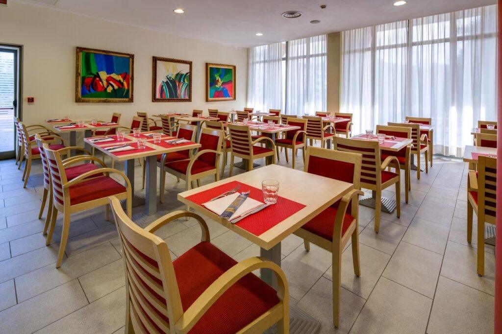 holiday-inn-express-parma-1lieu1salle-seminaire.jpg