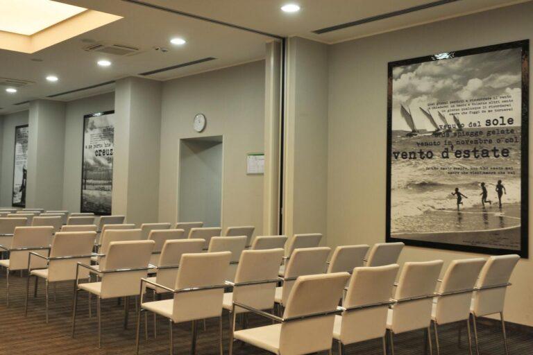 holiday-inn-genoa-city-1lieu1salle-conference.jpg