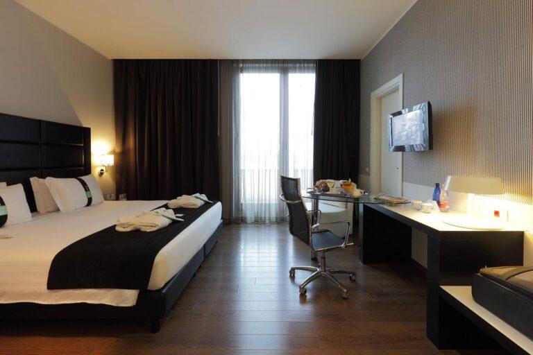 holiday-inn-genoa-city-1lieu1salle-conferences.jpg